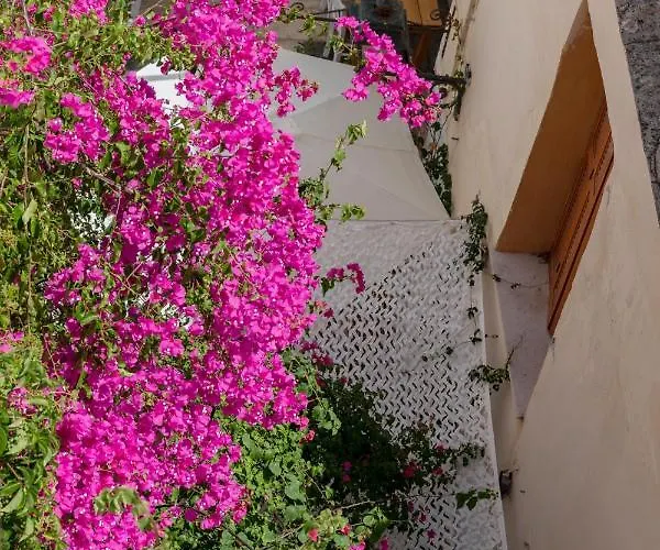 Theogonia * إرموبولّي